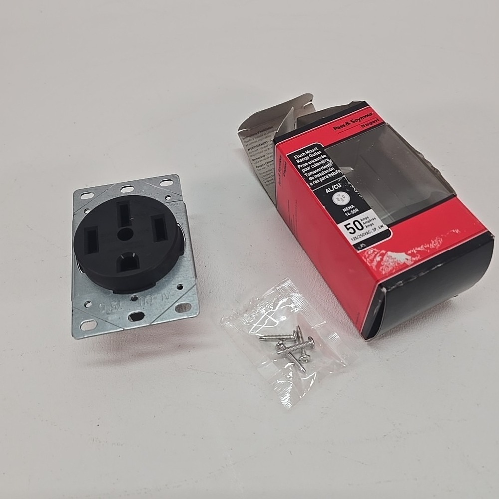 Legrand/Leviton 50-Amp Range Stove Outlet Flush Outlet 125v/250v